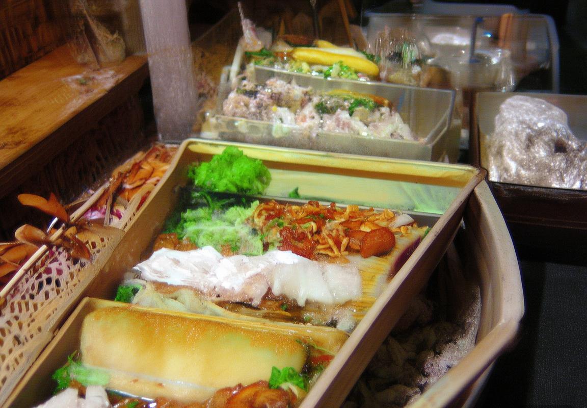 亚马尔：拉玛西亚青训营天才重塑巴塞罗那战术版图，为巴萨传控哲学与哈维战术体系注入新活力